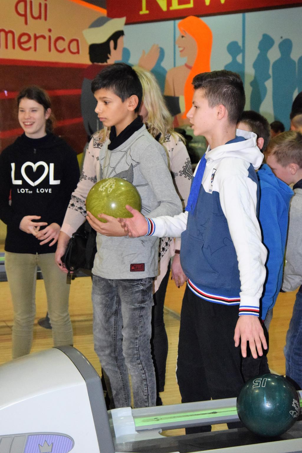 27 2018 01 05 a bowling.jpg